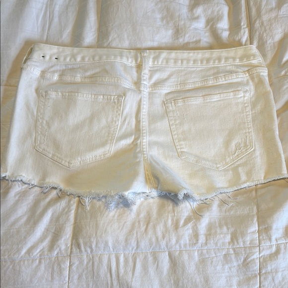 Express Jeans White Jean Shorts Size 12 Distressed - Picture 2 of 13